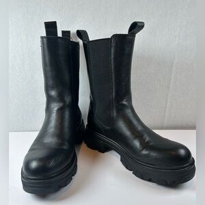 Cushionaire Felix Chelsea Leather Boots - Size 6.5